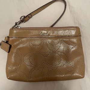 ✨Coach Wristlet/Wallet✨
